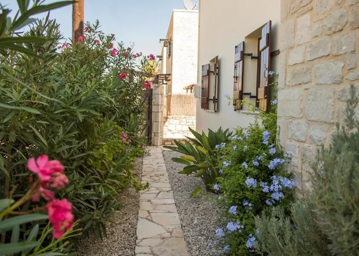Villa Darmarohori Homeleader